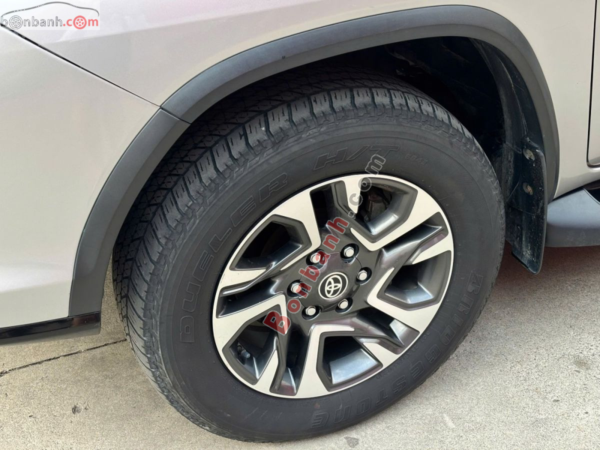 Bán ô tô Toyota Fortuner 2.4G 4x2 AT Legender - 2021 - xe cũ
