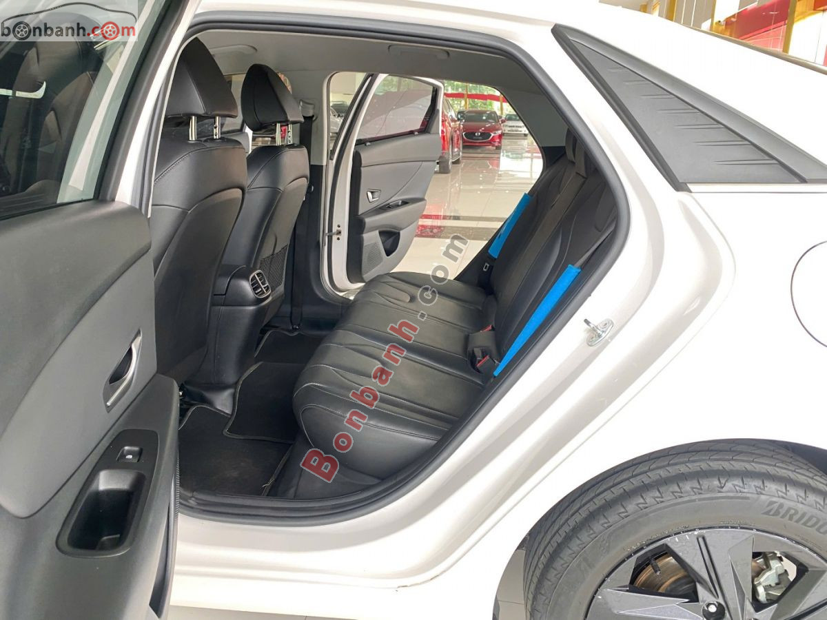 Bán ô tô Hyundai Elantra 1.6 AT Đặc biệt - 2024 - xe cũ