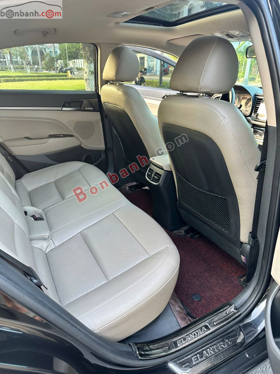 Bán ô tô Hyundai Elantra 2.0 AT - 2019 - xe cũ