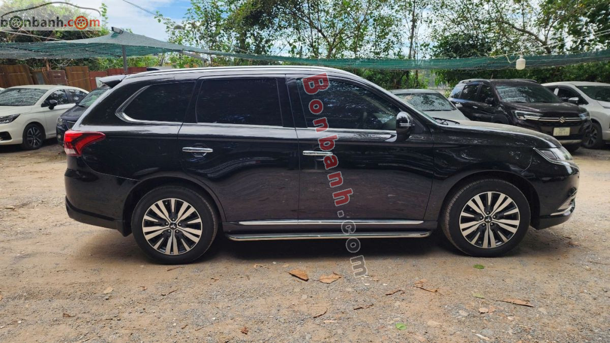 Bán ô tô Mitsubishi Outlander Premium 2.0 CVT - 2024 - xe cũ