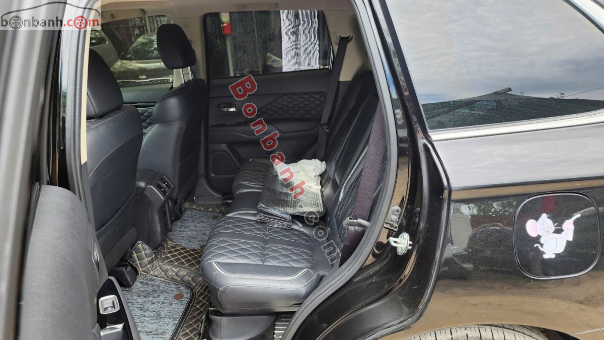 Bán ô tô Mitsubishi Outlander Premium 2.0 CVT - 2024 - xe cũ