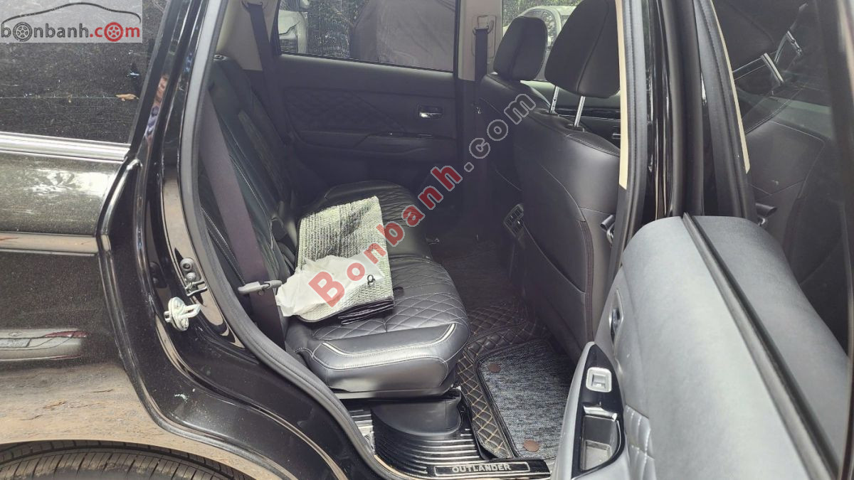 Bán ô tô Mitsubishi Outlander Premium 2.0 CVT - 2024 - xe cũ