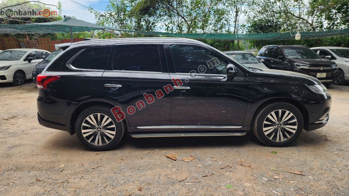Bán ô tô Mitsubishi Outlander Premium 2.0 CVT - 2024 - xe cũ