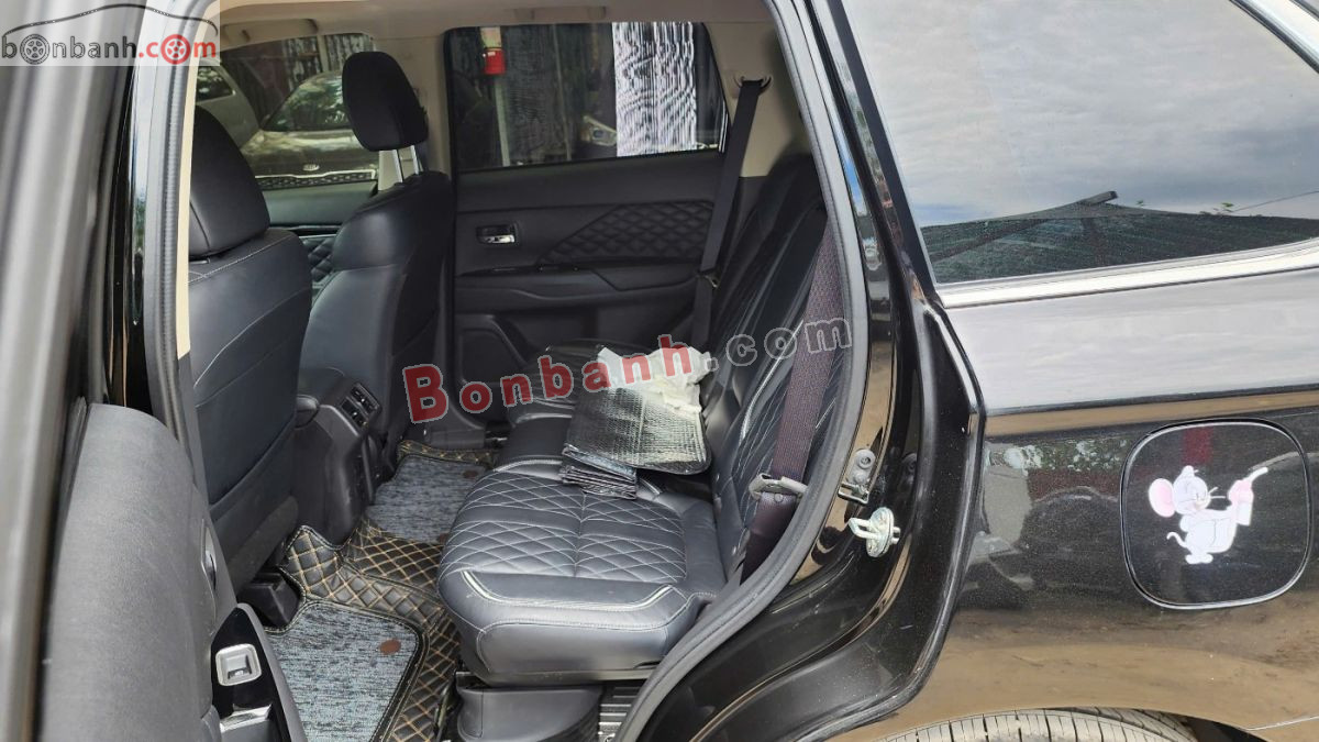 Bán ô tô Mitsubishi Outlander Premium 2.0 CVT - 2024 - xe cũ