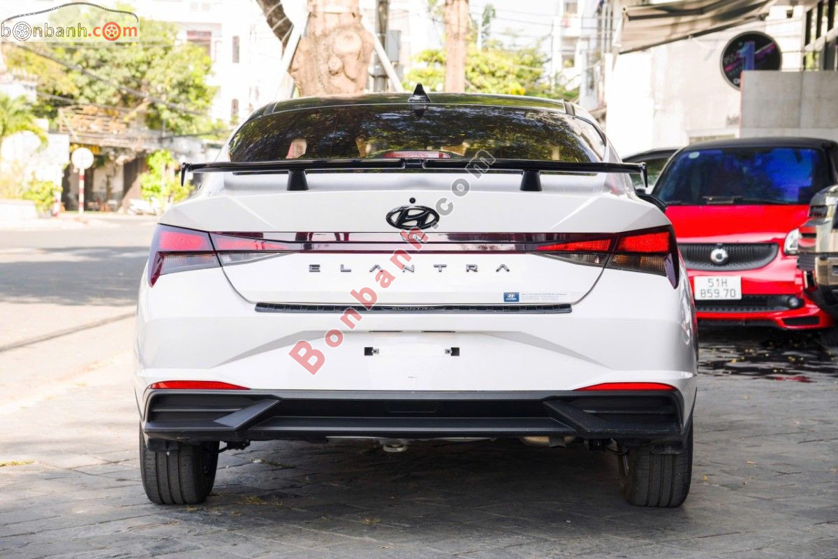 Bán ô tô Hyundai Elantra 1.6 AT Tiêu chuẩn - 2024 - xe cũ