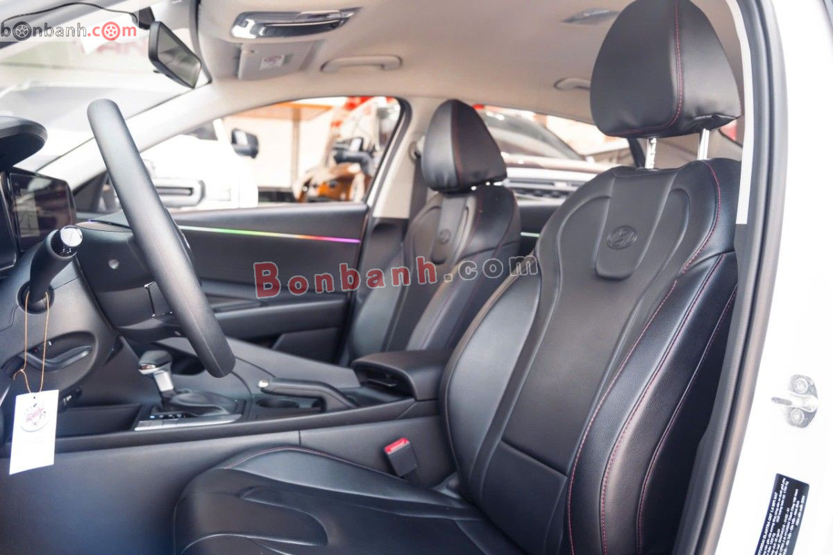 Bán ô tô Hyundai Elantra 1.6 AT Tiêu chuẩn - 2024 - xe cũ