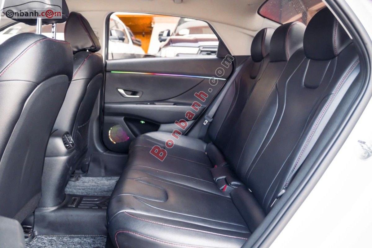 Bán ô tô Hyundai Elantra 1.6 AT Tiêu chuẩn - 2024 - xe cũ