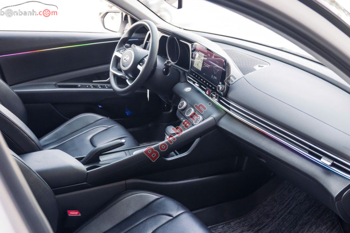 Bán ô tô Hyundai Elantra 1.6 AT Tiêu chuẩn - 2024 - xe cũ