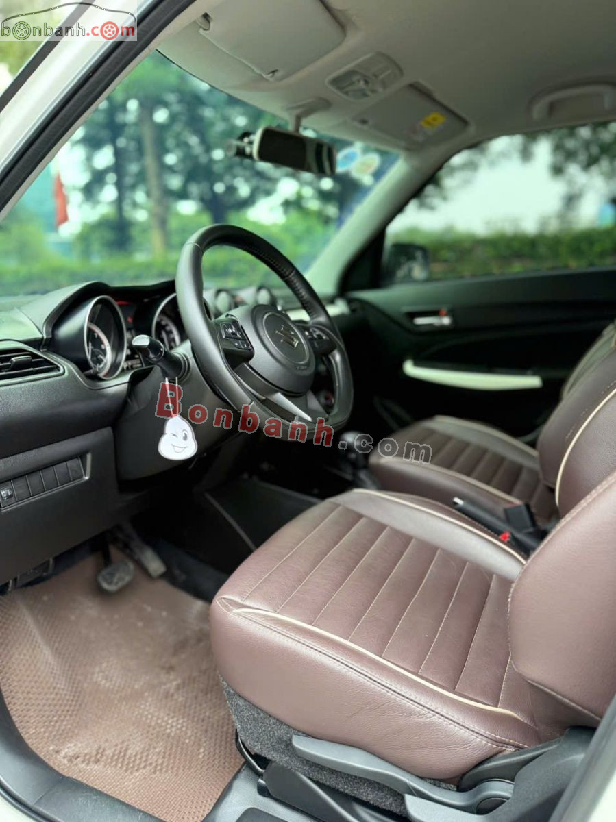 Bán ô tô Suzuki Swift GLX 1.2 AT - 2020 - xe cũ