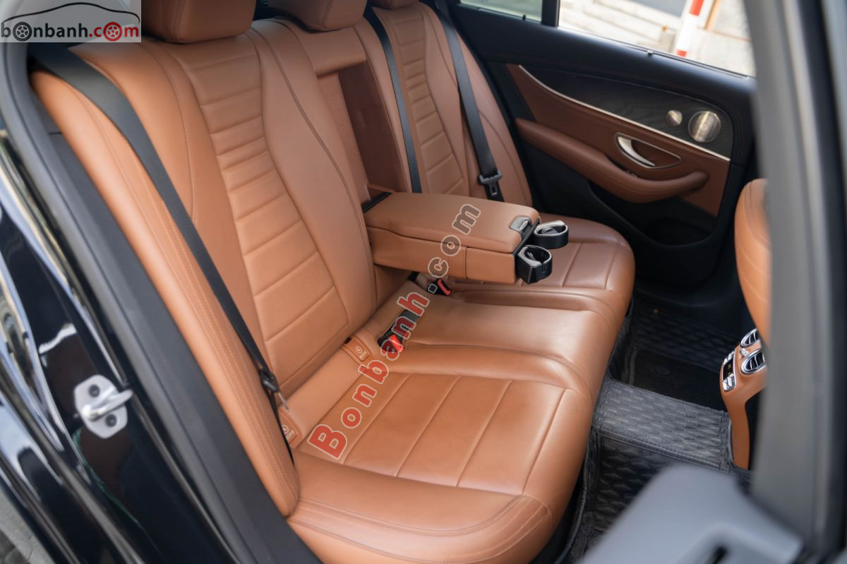 Bán ô tô Mercedes Benz E class E300 AMG - 2023 - xe cũ