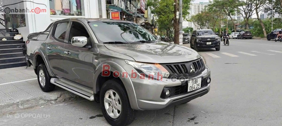 Bán ô tô Mitsubishi Triton 4x2 AT - 2017 - xe cũ