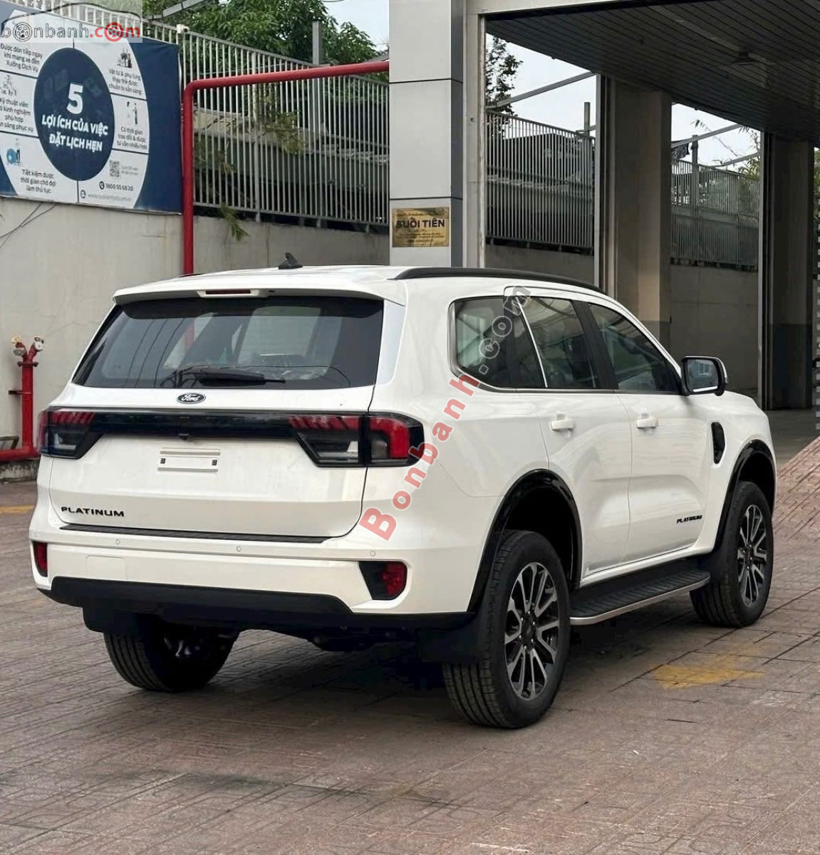 Bán ô tô Ford Everest Platinum 2.0L 4x2 AT - 2026 - xe mới