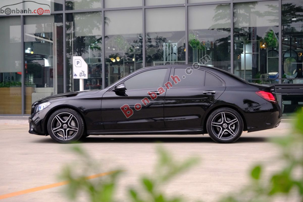 Bán ô tô Mercedes Benz C class C300 AMG - 2020 - xe cũ