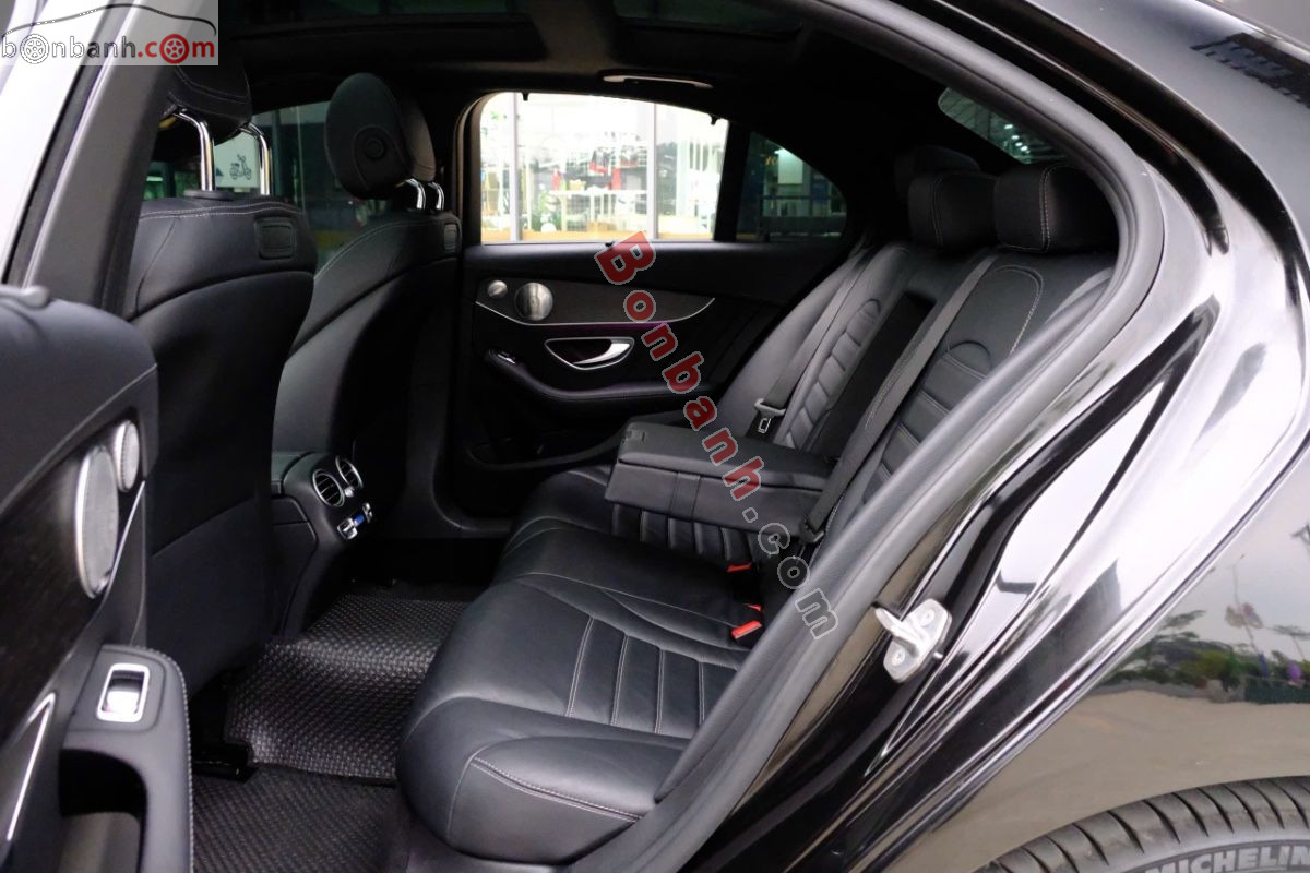 Bán ô tô Mercedes Benz C class C300 AMG - 2020 - xe cũ