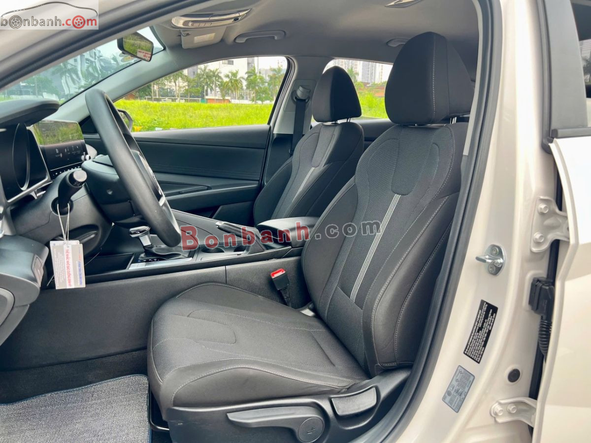 Bán ô tô Hyundai Elantra 1.6 AT Tiêu chuẩn - 2024 - xe cũ