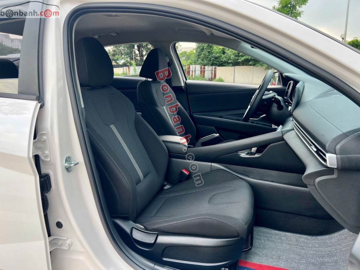Bán ô tô Hyundai Elantra 1.6 AT Tiêu chuẩn - 2024 - xe cũ