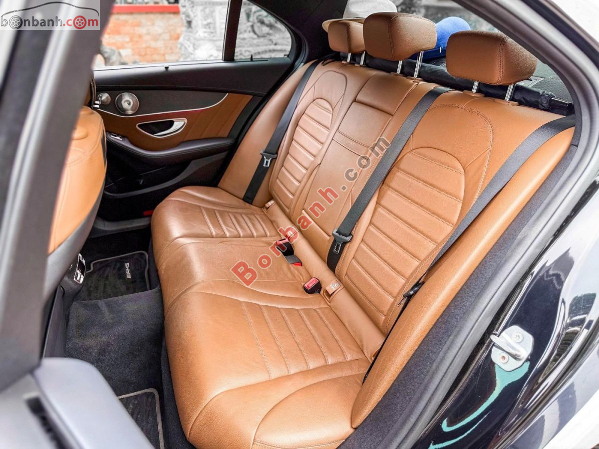 Bán ô tô Mercedes Benz C class C300 AMG - 2019 - xe cũ