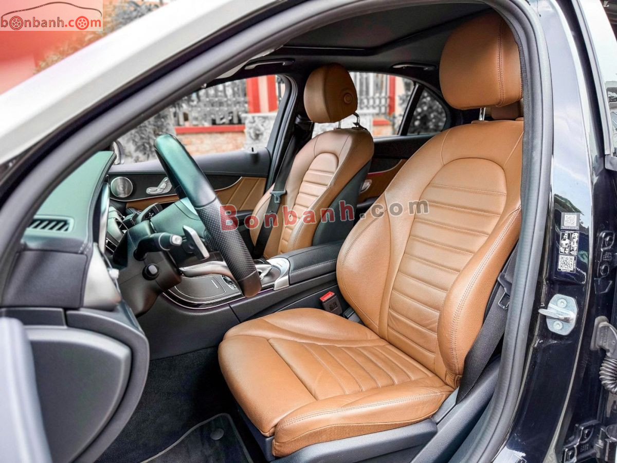 Bán ô tô Mercedes Benz C class C300 AMG - 2019 - xe cũ