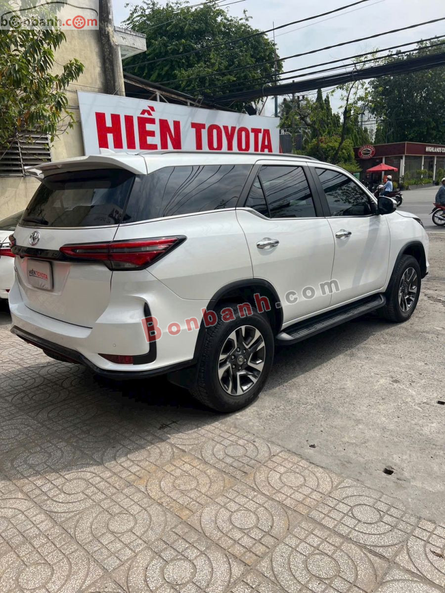 Bán ô tô Toyota Fortuner Legender 2.4L 4x2 AT - 2022 - xe cũ