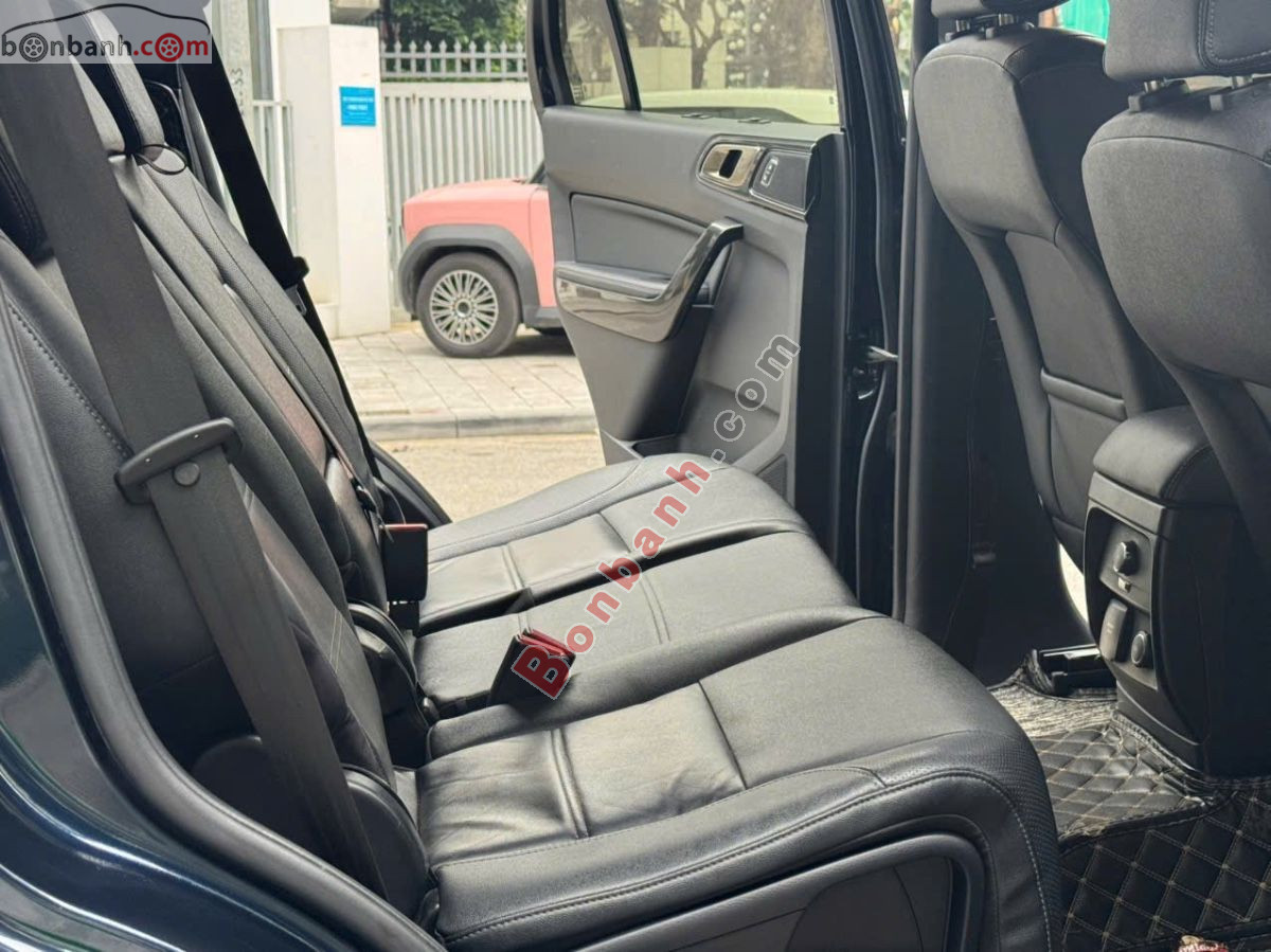 Bán ô tô Ford Everest Titanium 2.0L 4x4 AT - 2022 - xe cũ