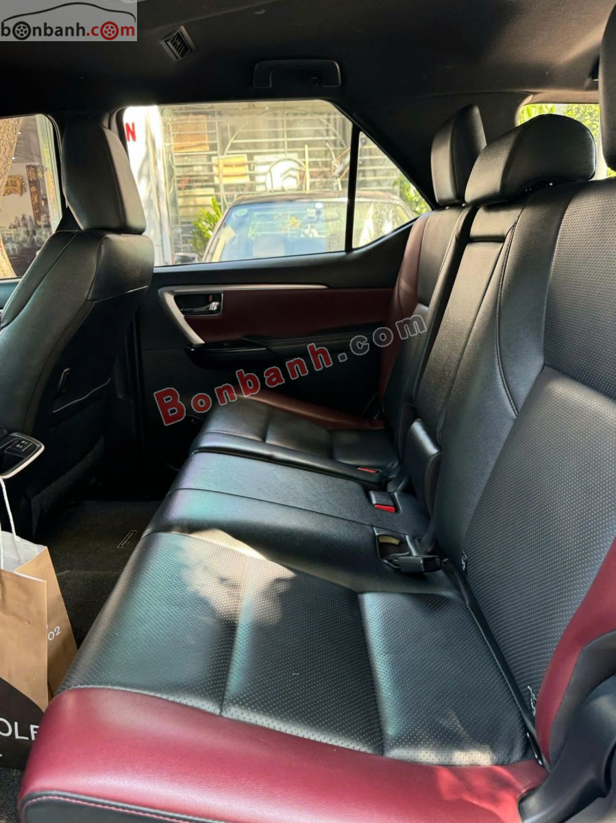 Bán ô tô Toyota Fortuner 2.4G 4x2 AT Legender - 2021 - xe cũ