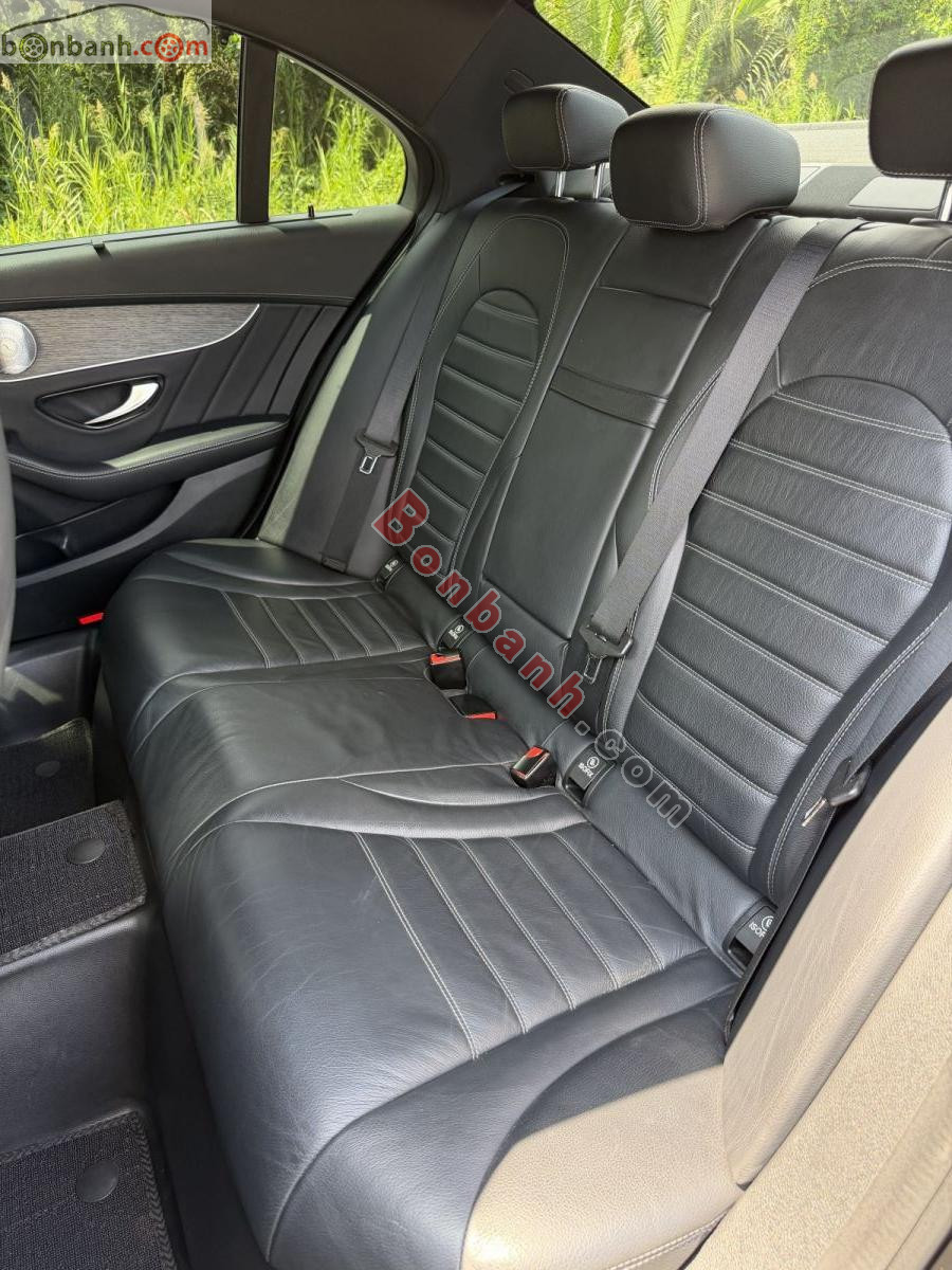 Bán ô tô Mercedes Benz C class C300 AMG - 2021 - xe cũ