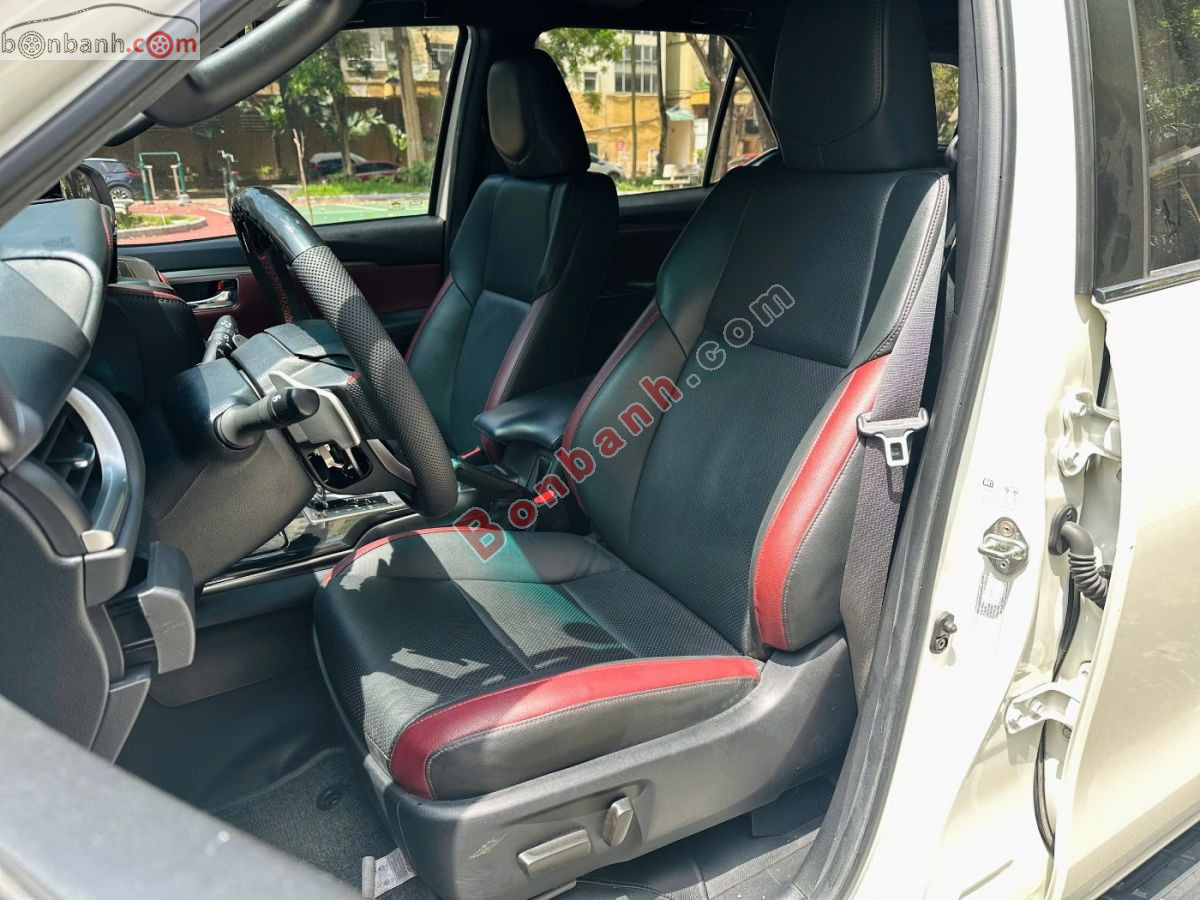 Bán ô tô Toyota Fortuner 2.4G 4x2 AT Legender - 2021 - xe cũ