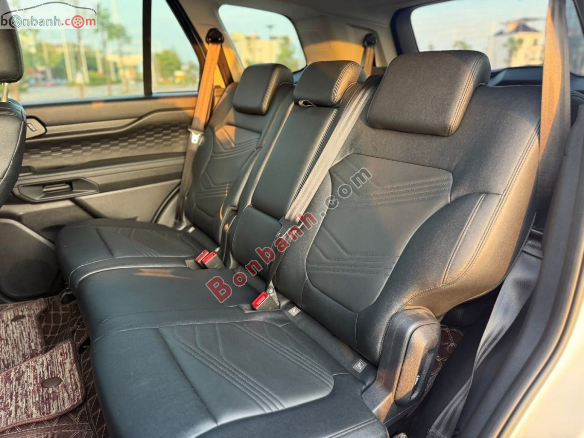 Bán ô tô Ford Everest Platinum 2.0L 4x4 AT - 2025 - xe cũ