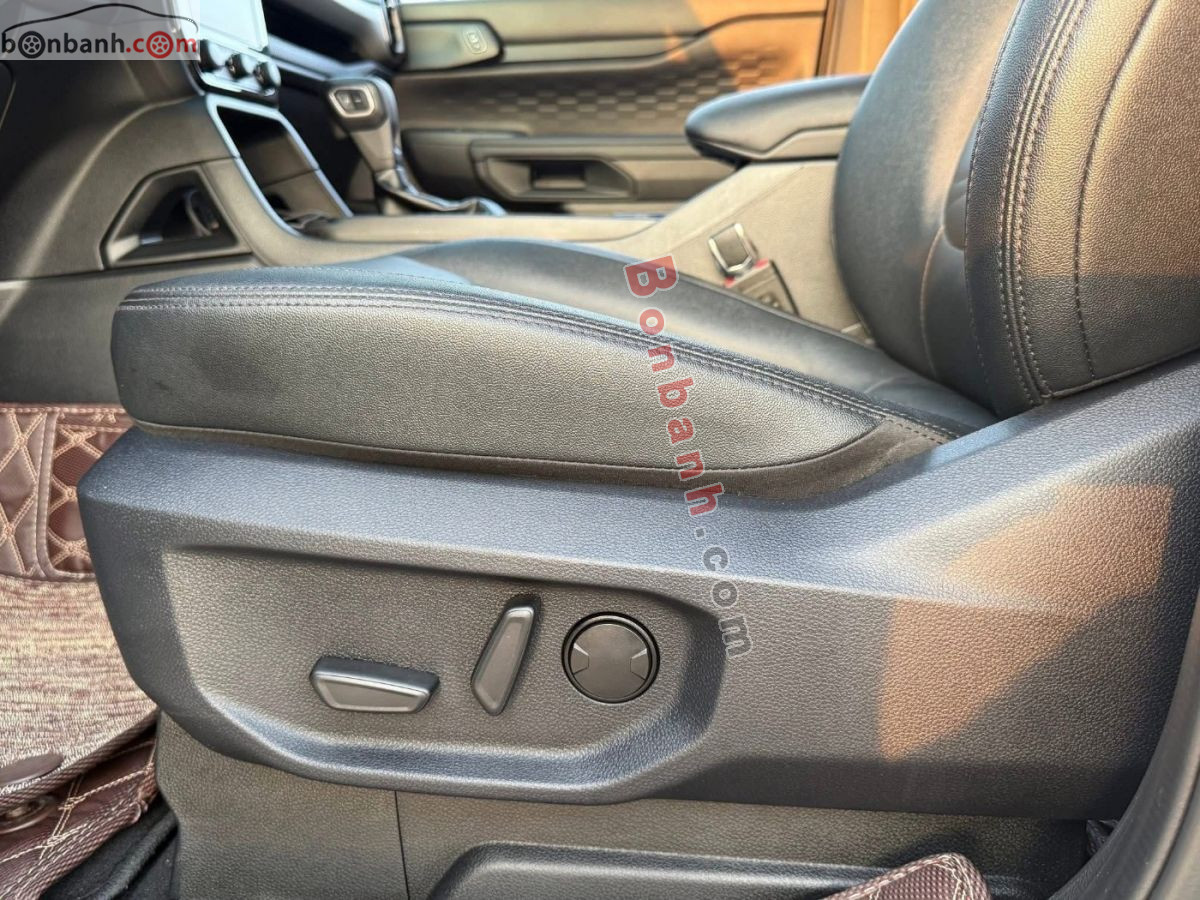 Bán ô tô Ford Everest Platinum 2.0L 4x4 AT - 2025 - xe cũ