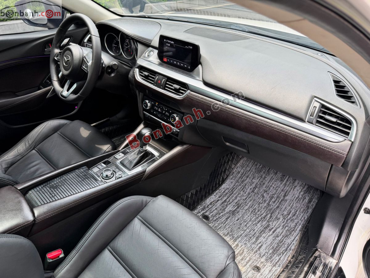 Bán ô tô Mazda 6 Deluxe 2.0 AT - 2017 - xe cũ