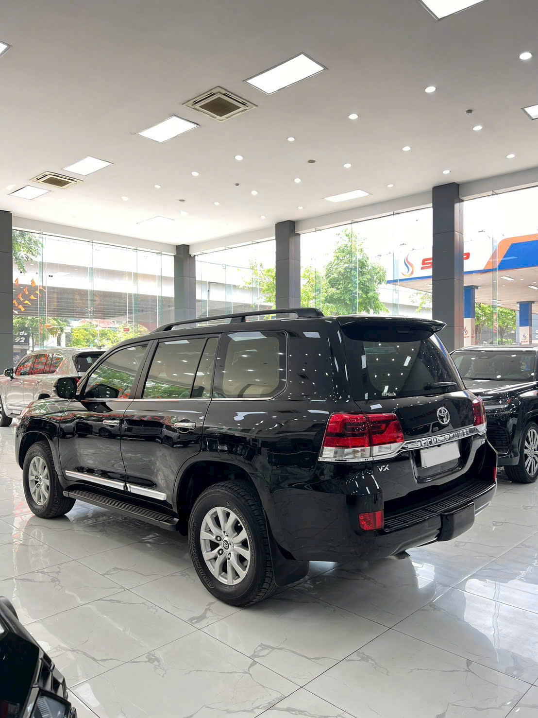 Bán Toyota Land Cruiser VX sản xuất 2016 Một chủ từ mới.Xe rất đẹp
