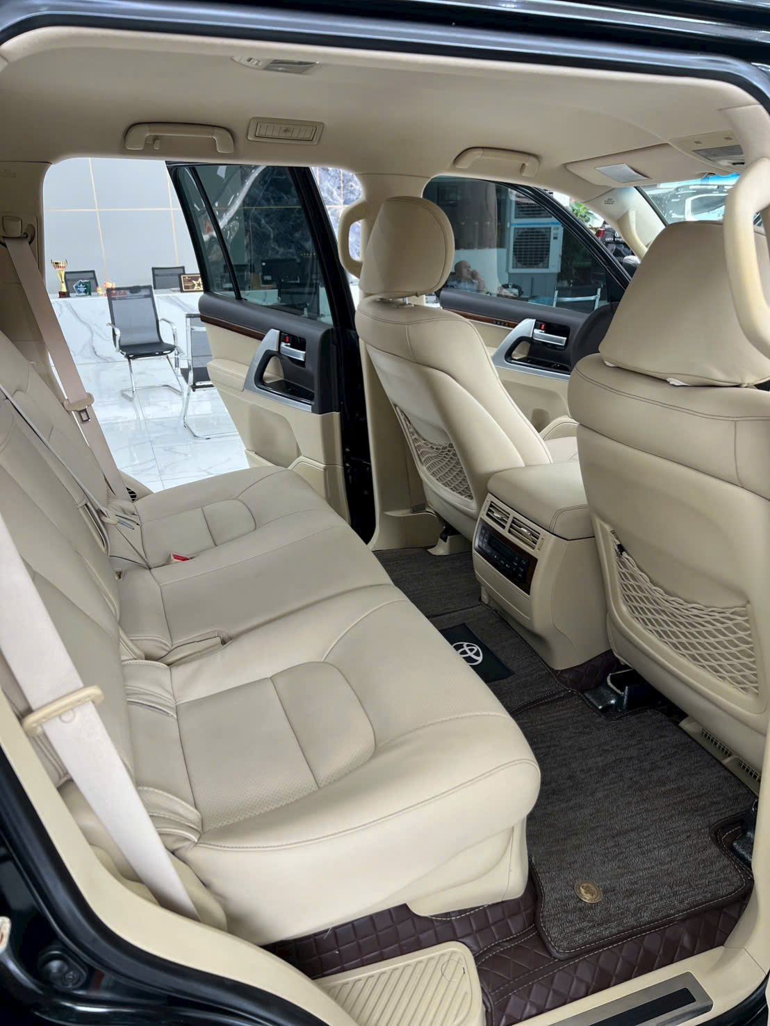 Bán Toyota Land Cruiser VX sản xuất 2016 Một chủ từ mới.Xe rất đẹp