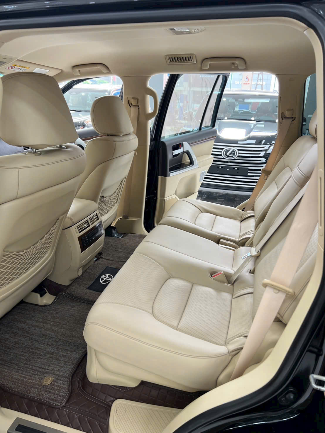 Bán Toyota Land Cruiser VX sản xuất 2016 Một chủ từ mới.Xe rất đẹp