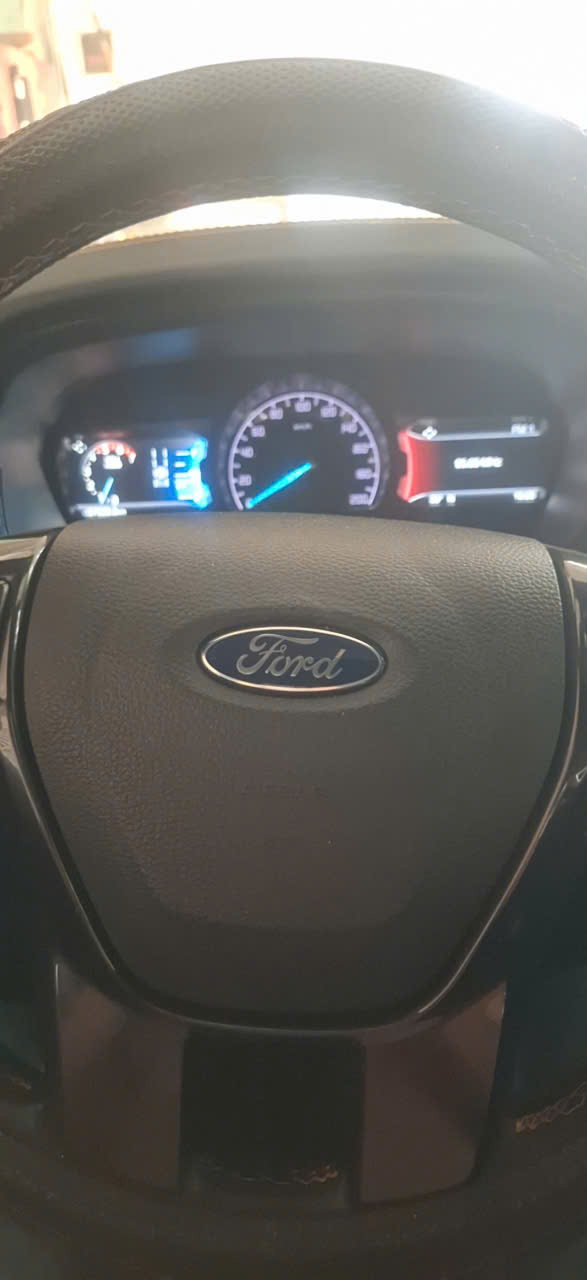 Ford Ranger Wildtrak Nhập Thái 2019 – Màu Bạc