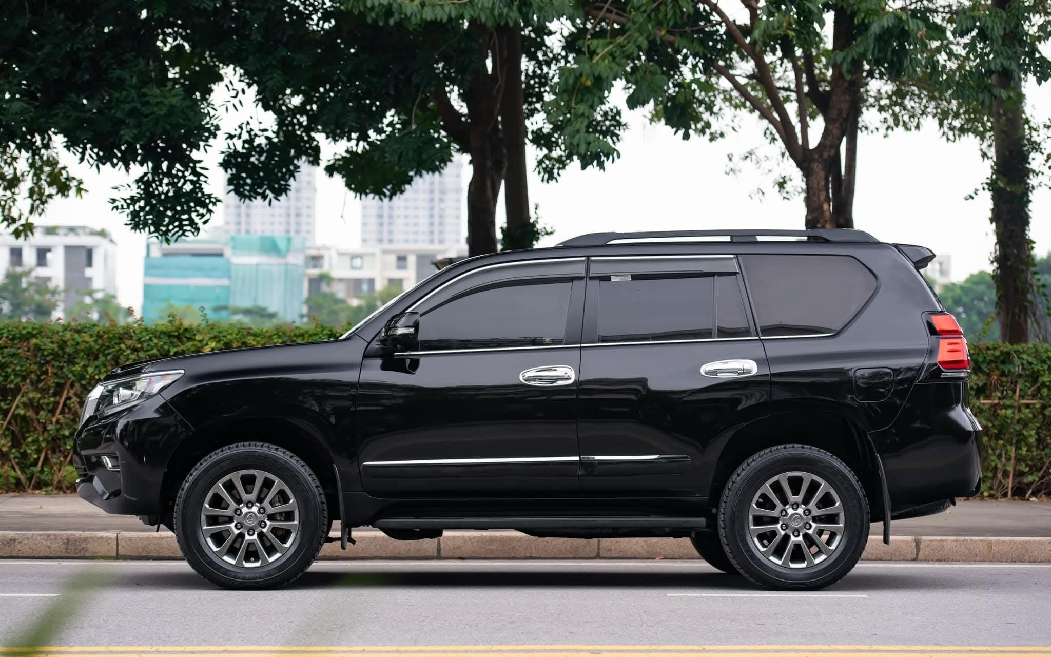 Toyota Prado VX năm sản xuất 2021, màu đen, nhập khẩu, giá chỉ 2.15 tỉ