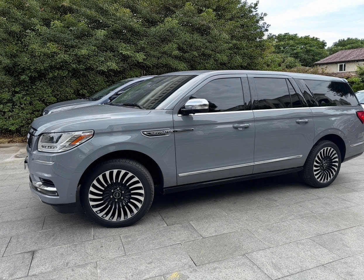 Bán ô tô Lincoln Navigator Balck Label  năm sản xuất 2021, màu xanh lam, nhập khẩu