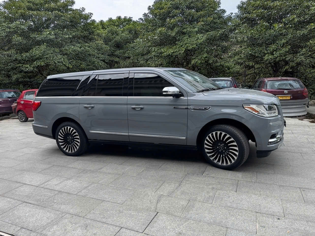 Bán ô tô Lincoln Navigator Balck Label  năm sản xuất 2021, màu xanh lam, nhập khẩu