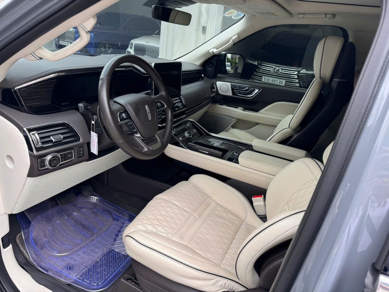 Bán ô tô Lincoln Navigator Balck Label  năm sản xuất 2021, màu xanh lam, nhập khẩu