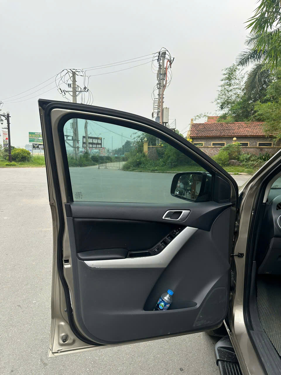 Bán Xe Bán Tải 2 Cầu 4x4 – Giá Chỉ 300tr