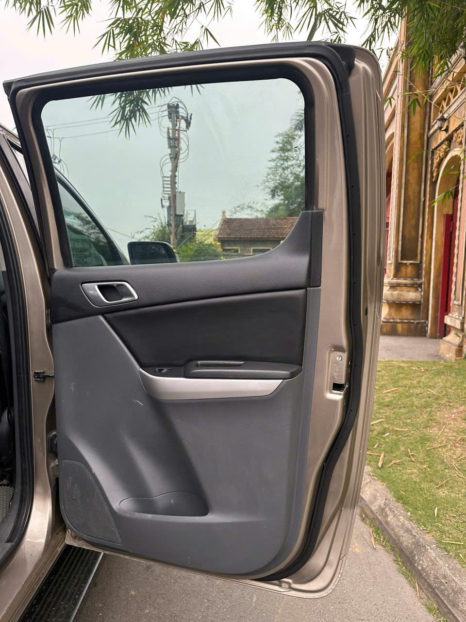 Bán Xe Bán Tải 2 Cầu 4x4 – Giá Chỉ 300tr