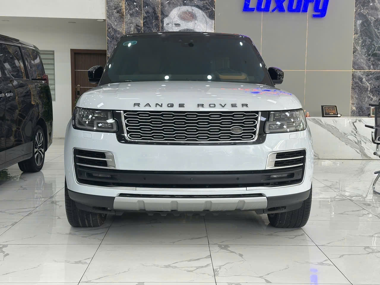 RANGE ROVER SV AUTOBIOGRAPHY L NĂM 2021