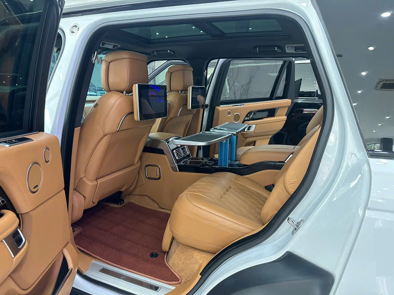 RANGE ROVER SV AUTOBIOGRAPHY L NĂM 2021