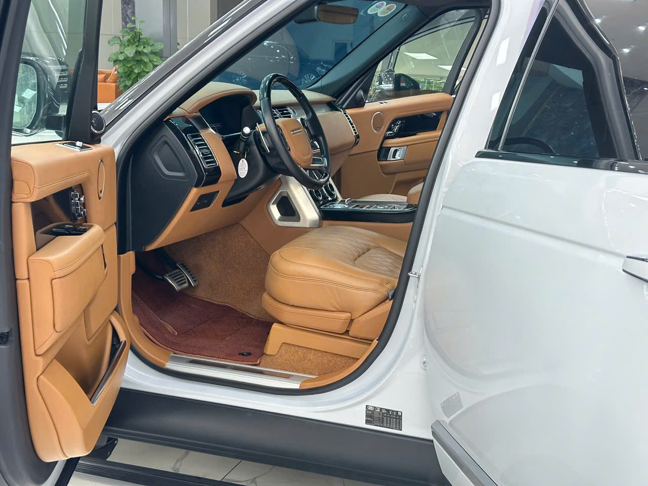 RANGE ROVER SV AUTOBIOGRAPHY L NĂM 2021