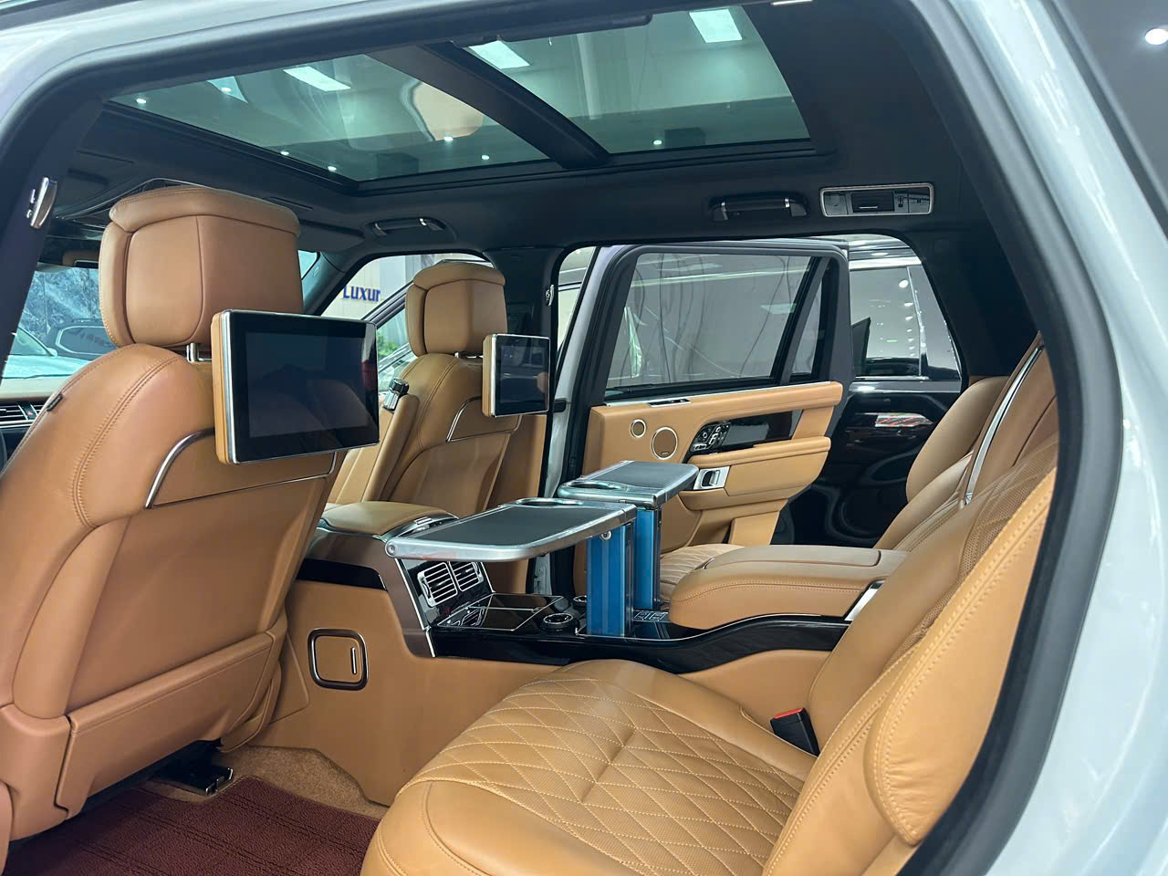 RANGE ROVER SV AUTOBIOGRAPHY L NĂM 2021