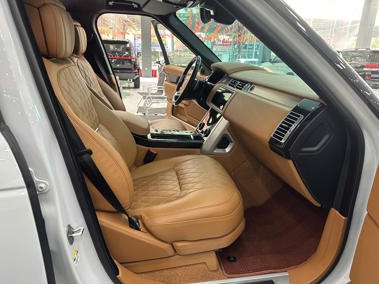 RANGE ROVER SV AUTOBIOGRAPHY L NĂM 2021