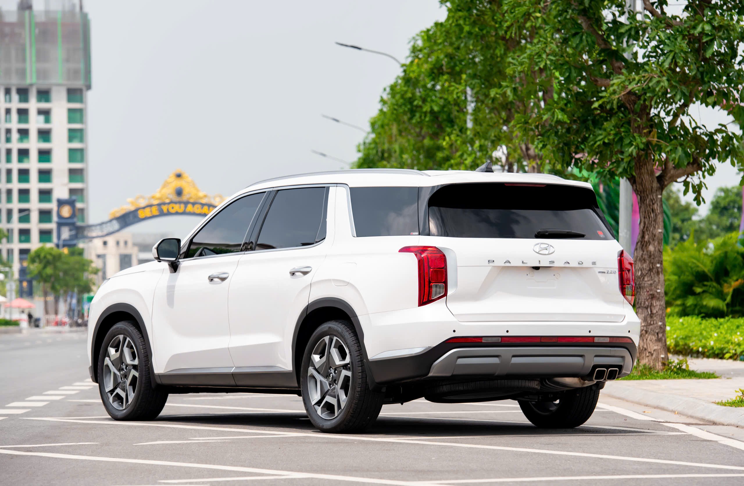 Bán ô tô Hyundai Palisade Prestige năm 2024, màu trắng