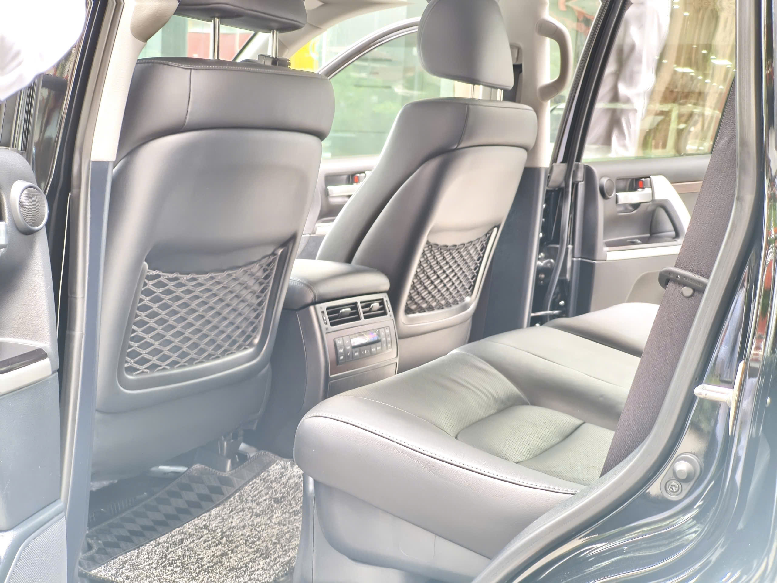 Cần bán Toyota Land Cruiser LC200 năm 2019, màu đen, xe nhập, xe đẹp, km chuẩn, lịch sử đầy đủ