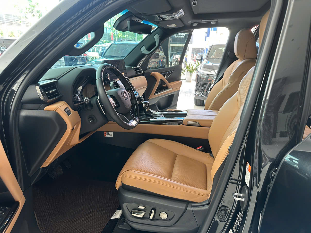 LEXUS LX600 URBAN 7 CHỔ SẢN XUẤT 2025 TÊN CTY