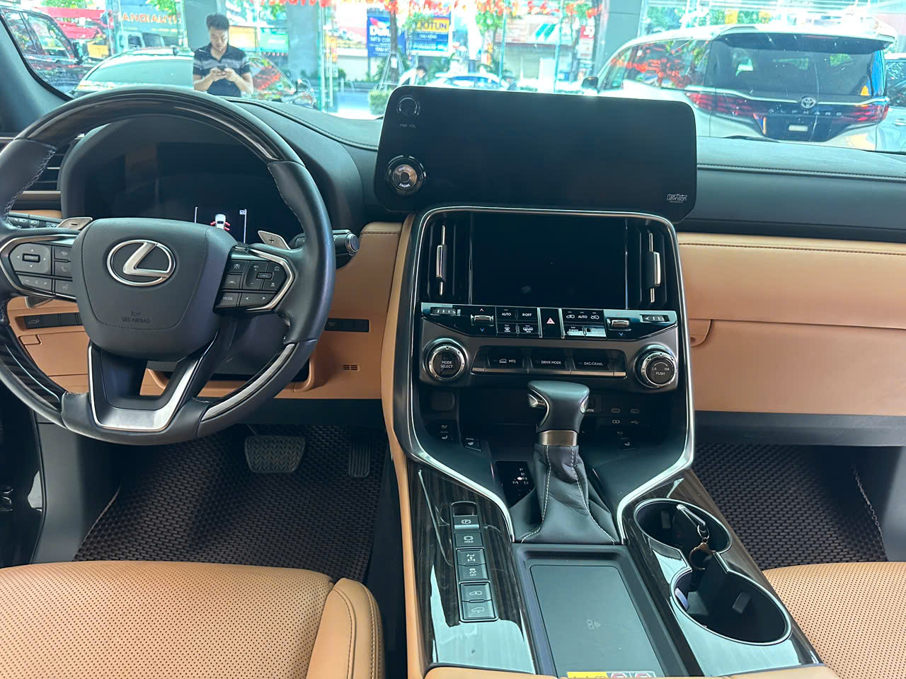 LEXUS LX600 URBAN 7 CHỔ SẢN XUẤT 2025 TÊN CTY