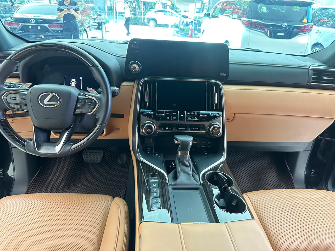 LEXUS LX600 URBAN 7 CHỔ SẢN XUẤT 2025 TÊN CTY